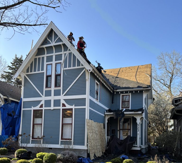 Jax roofing workers